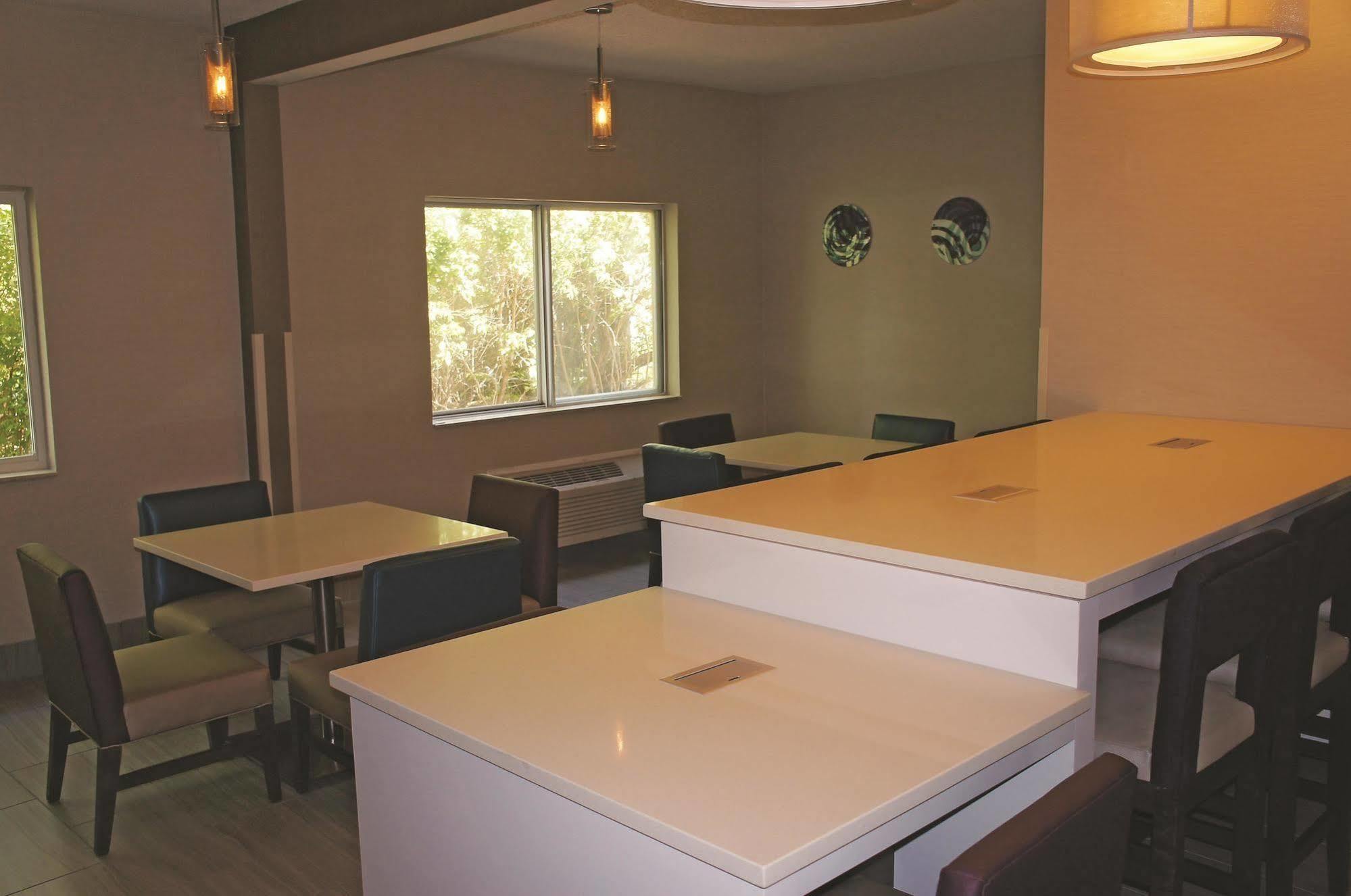 La Quinta Inn By Wyndham Indianapolis North Eksteriør bilde