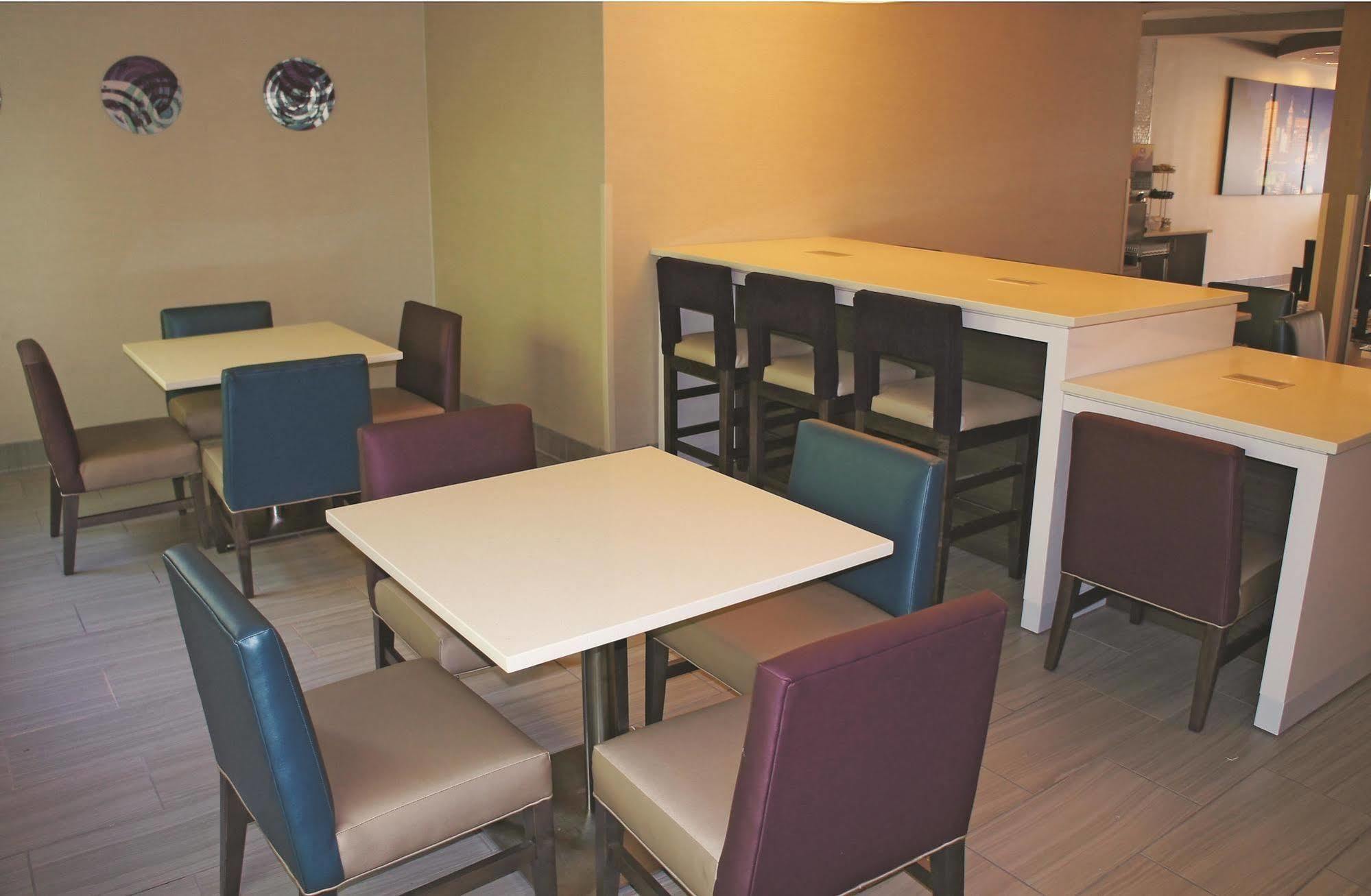 La Quinta Inn By Wyndham Indianapolis North Eksteriør bilde